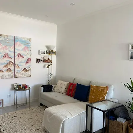2 Bedroom In Lisbon Linda-a-Velha