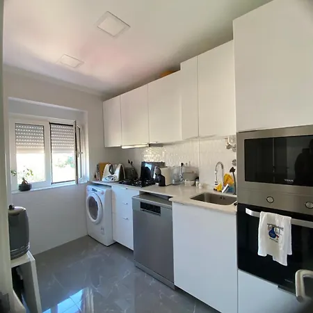 2 Bedroom In Lisbon Apartmán Linda-a-Velha